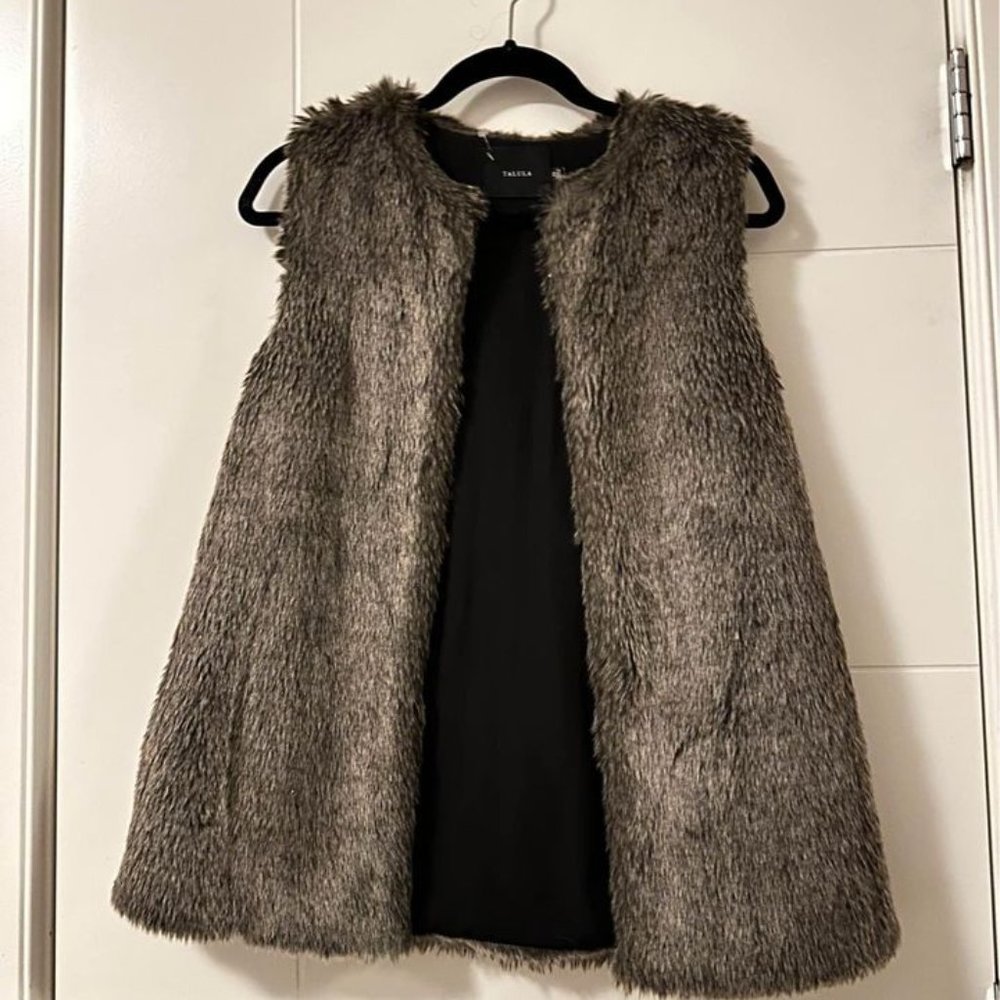Aritzia Talula Faux Fur Vest XS